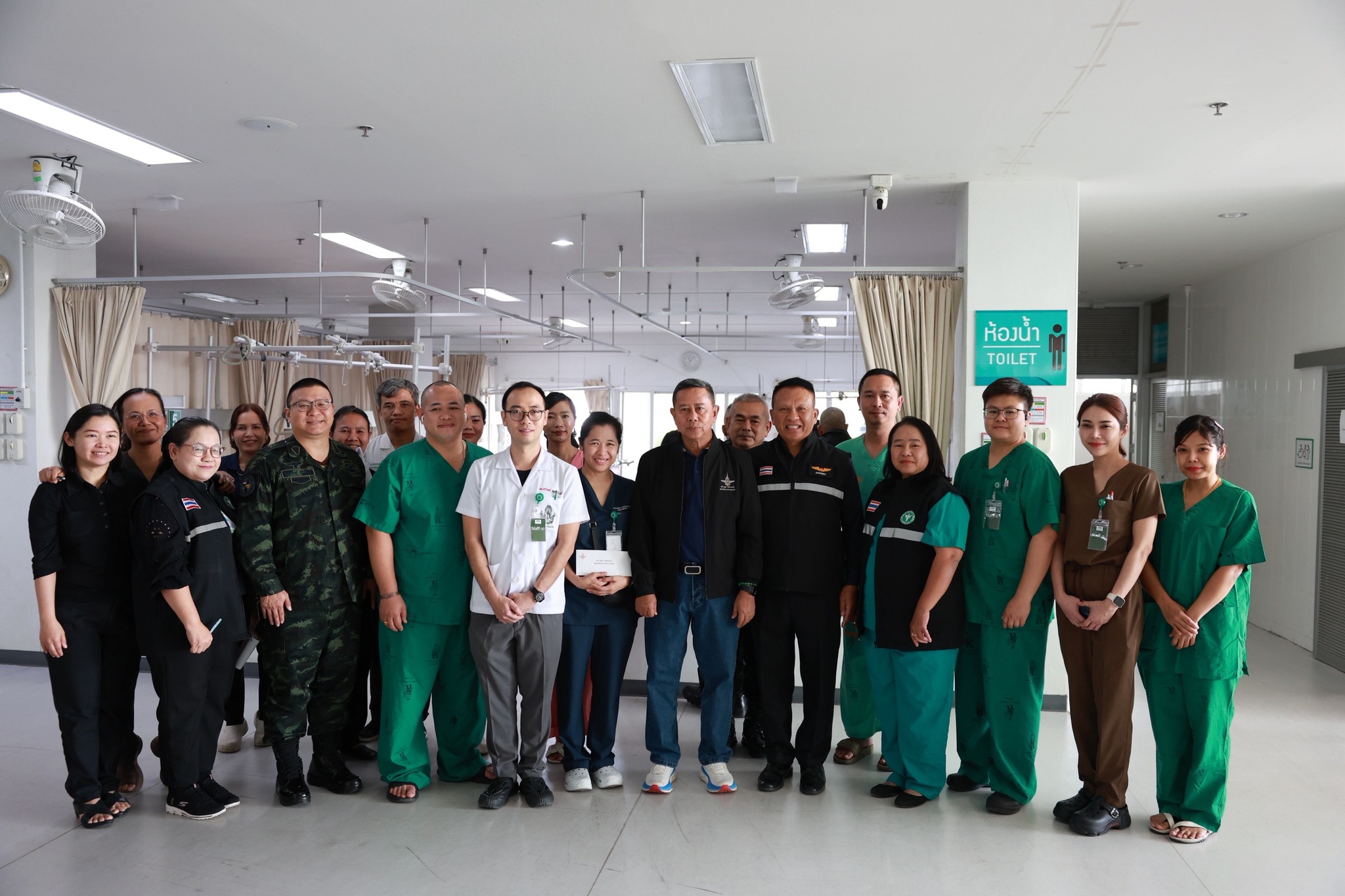 รัฐมนตรีช่วยว่าการกระทรวงกลาโหม ลงพื้นที่เพื่อตรวจเยี่ยมอาการทหารที่ได้รับบาดเจ็บจากสถานการณ์ปะทะบริเวณชายแดนไทย–กัมพูชา