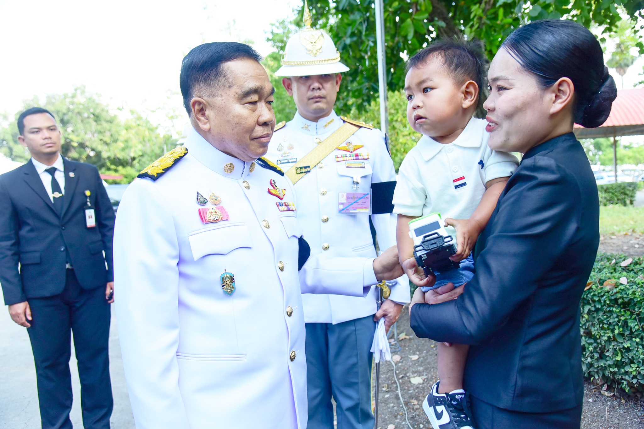 พลเอก ณัฐพล นาคพาณิชย์ รัฐมนตรีว่าการกระทรวงกลาโหมเป็นประธานพิธีพระราชทานเพลิงศพ