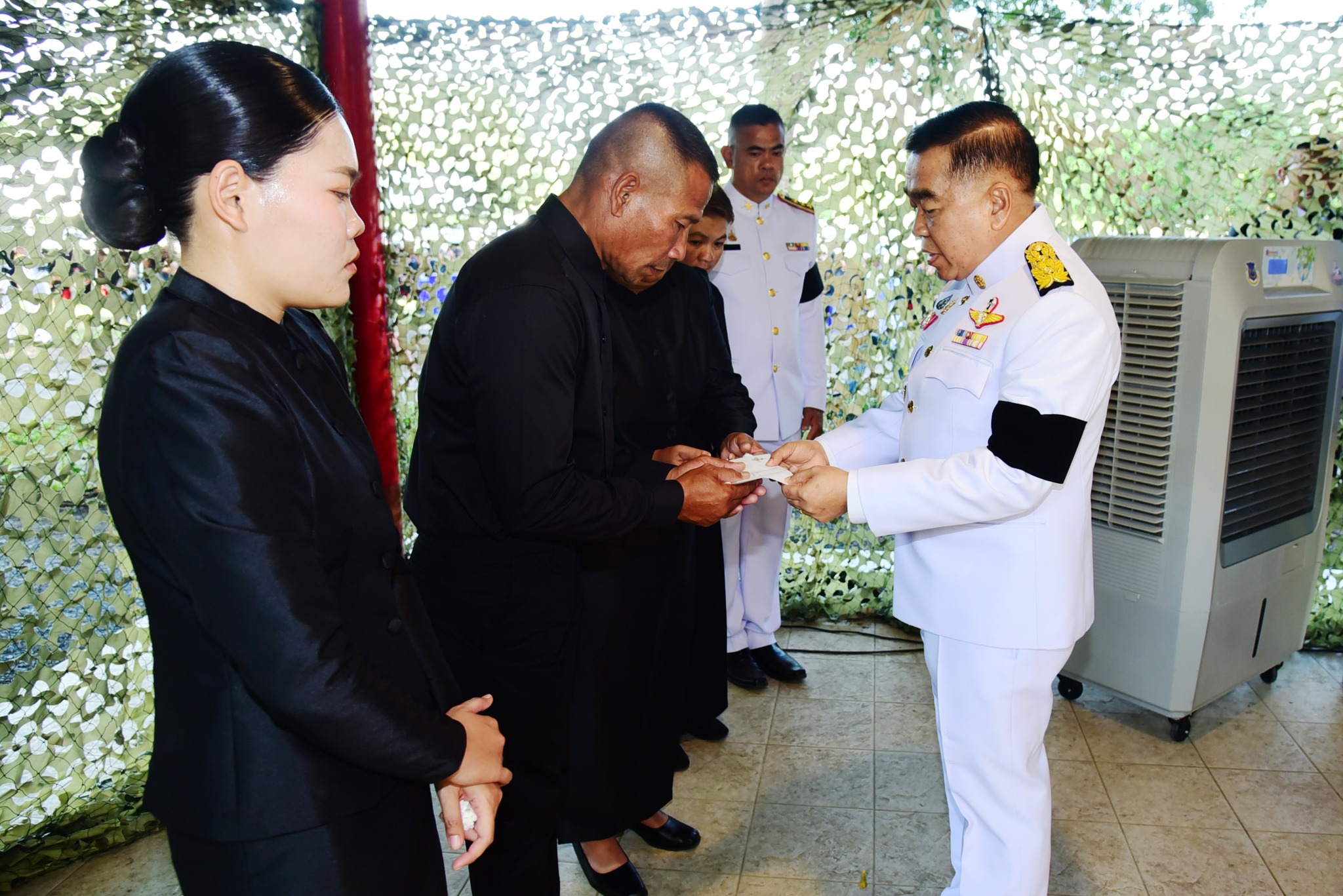 พลเอก ณัฐพล นาคพาณิชย์ รัฐมนตรีว่าการกระทรวงกลาโหมเป็นประธานพิธีพระราชทานเพลิงศพ