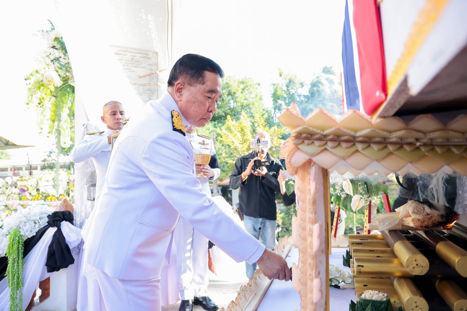 รัฐมนตรีว่าการกระทรวงกลาโหม เป็นประธานพิธีพระราชทานเพลิงศพ ร้อยตรีวายุ ขวัญเสือ