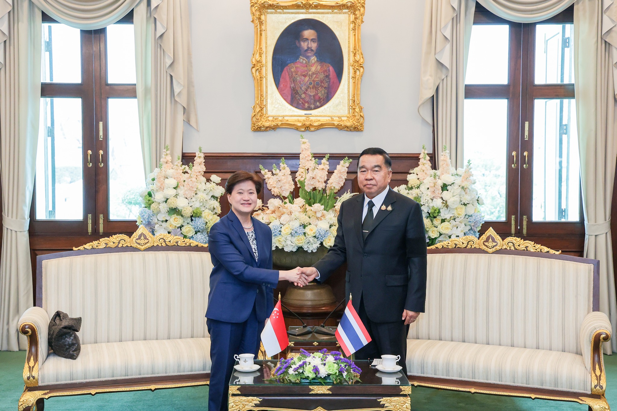 รัฐมนตรีว่าการกระทรวงกลาโหมให้การต้อนรับเอกอัครราชทูตสิงคโปร์ประจำประเทศไทย มุ่งยกระดับความร่วมมือด้านการทหารฯ