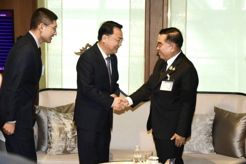 รัฐมนตรีว่าการกระทรวงกลาโหม เป็นประธานฝ่ายไทยในพิธีรับมอบความช่วยเหลือด้านมนุษยธรรมจากรัฐบาลสาธารณรัฐประชาชนจีน